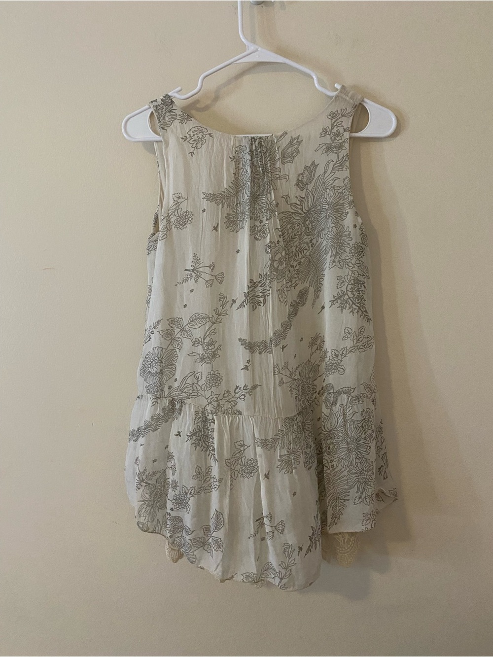 Via Signoria Made in Italy Silk sheer Floral Lace Hem Sleeveless Top - Cream - Picture 7 of 11